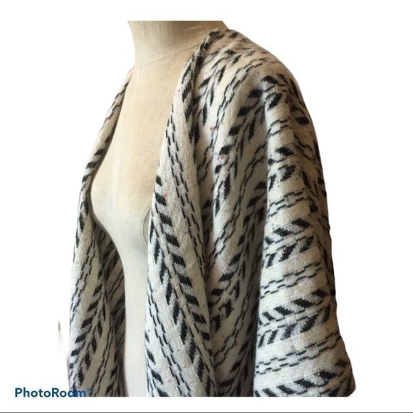 MUDD Western Motif Open Front Cardigan Sweater. - Picture 4 of 9